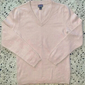 Patagonia pale pink recycled cashmere/ wool blend v neck sweater